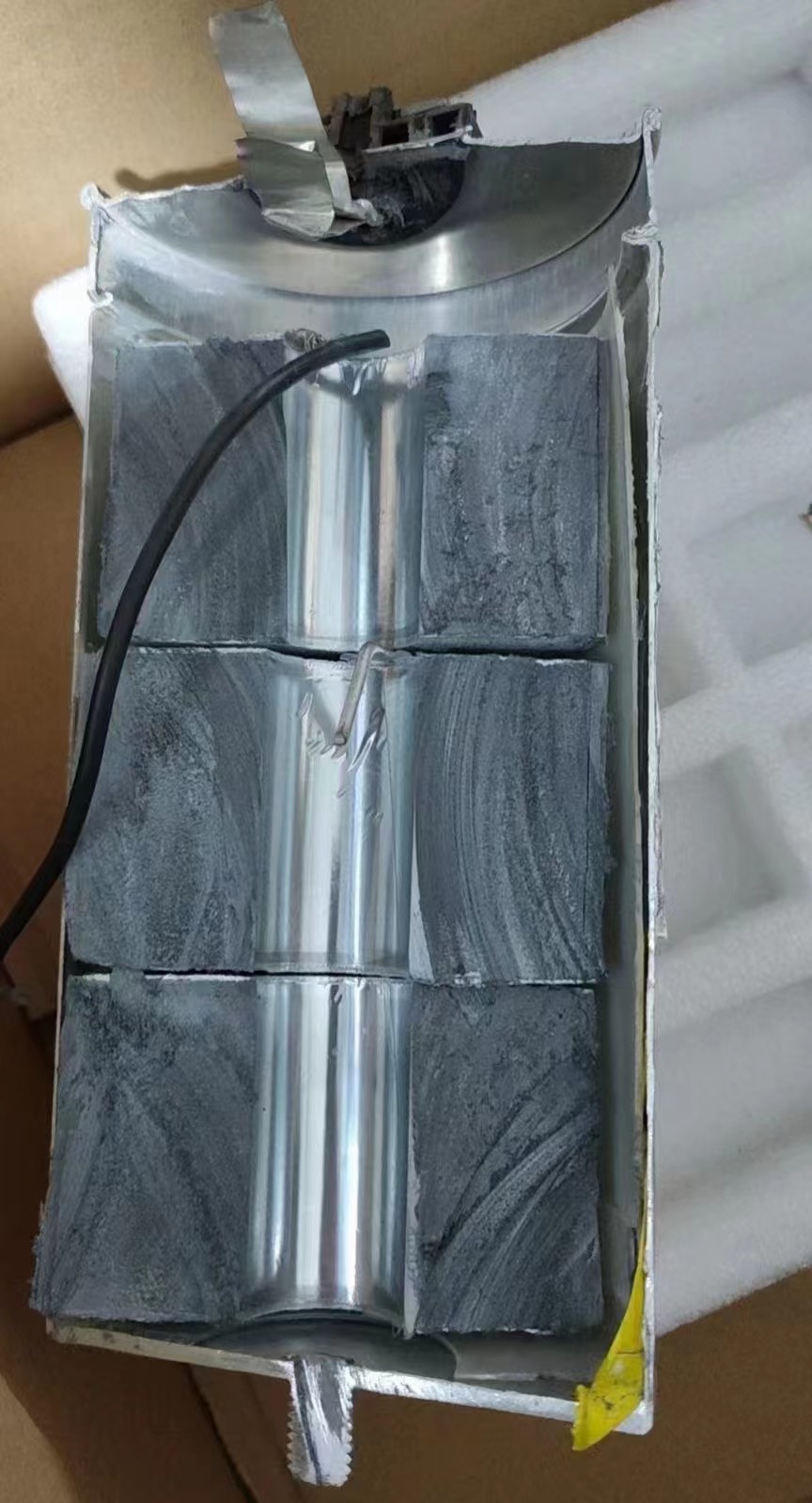 電力電容器內部結構圖