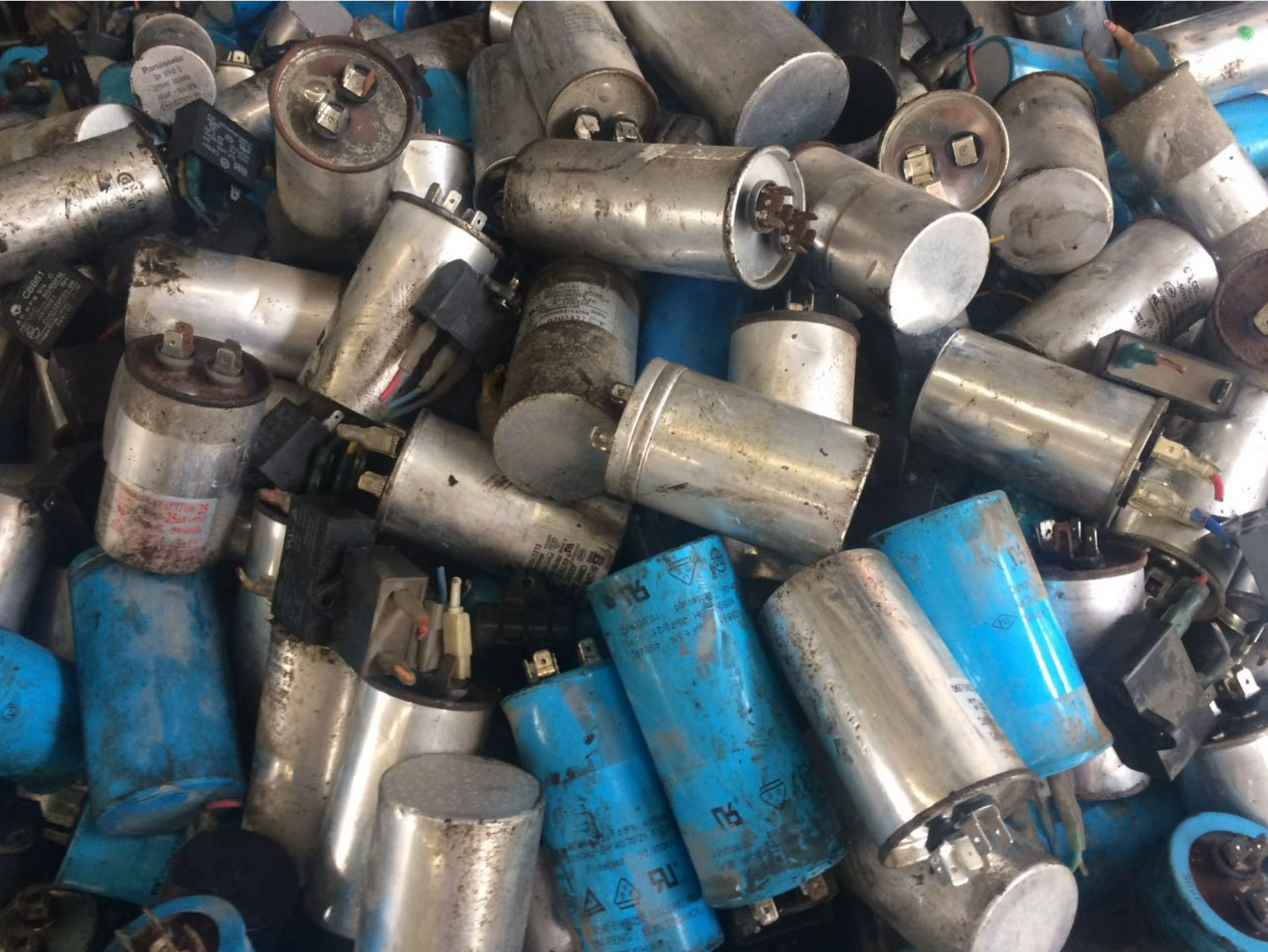 無功補償時電力電容器為什么會壞