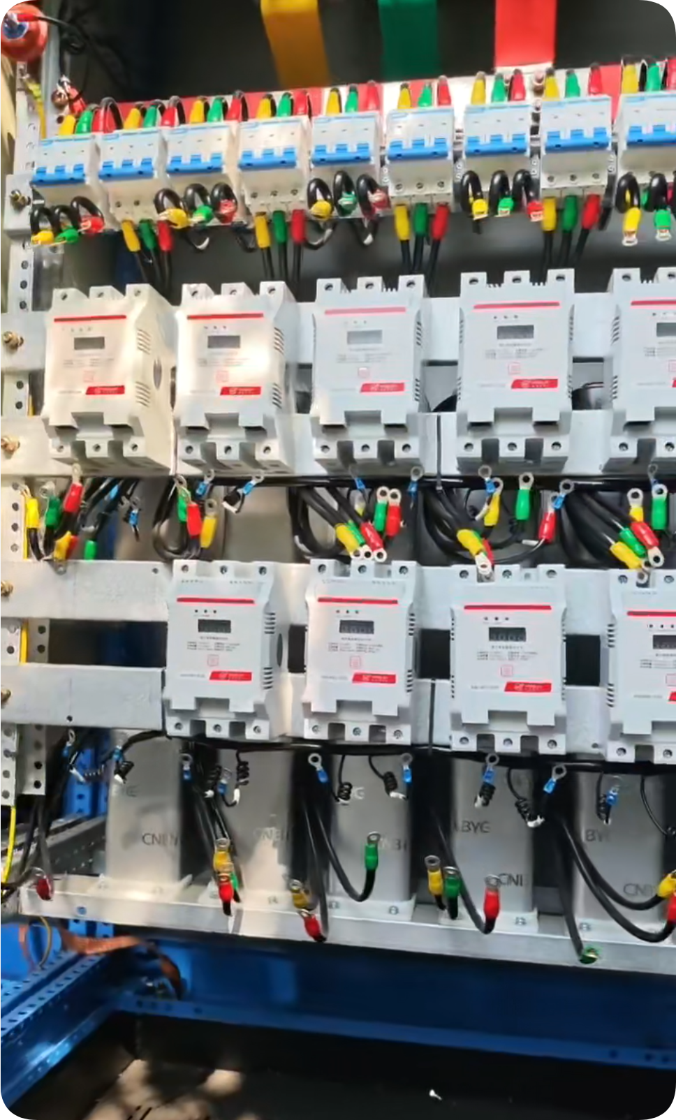 無功補(bǔ)償電容器空開跳閘怎么回事