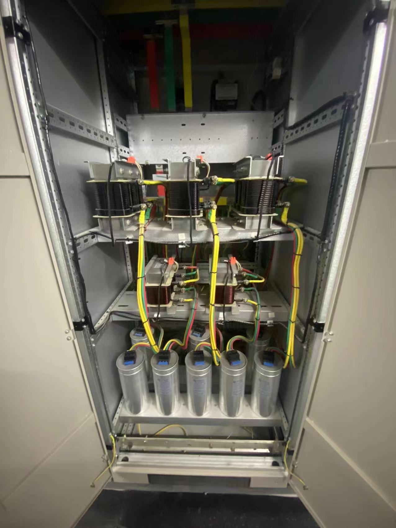 電力電容器現場圖